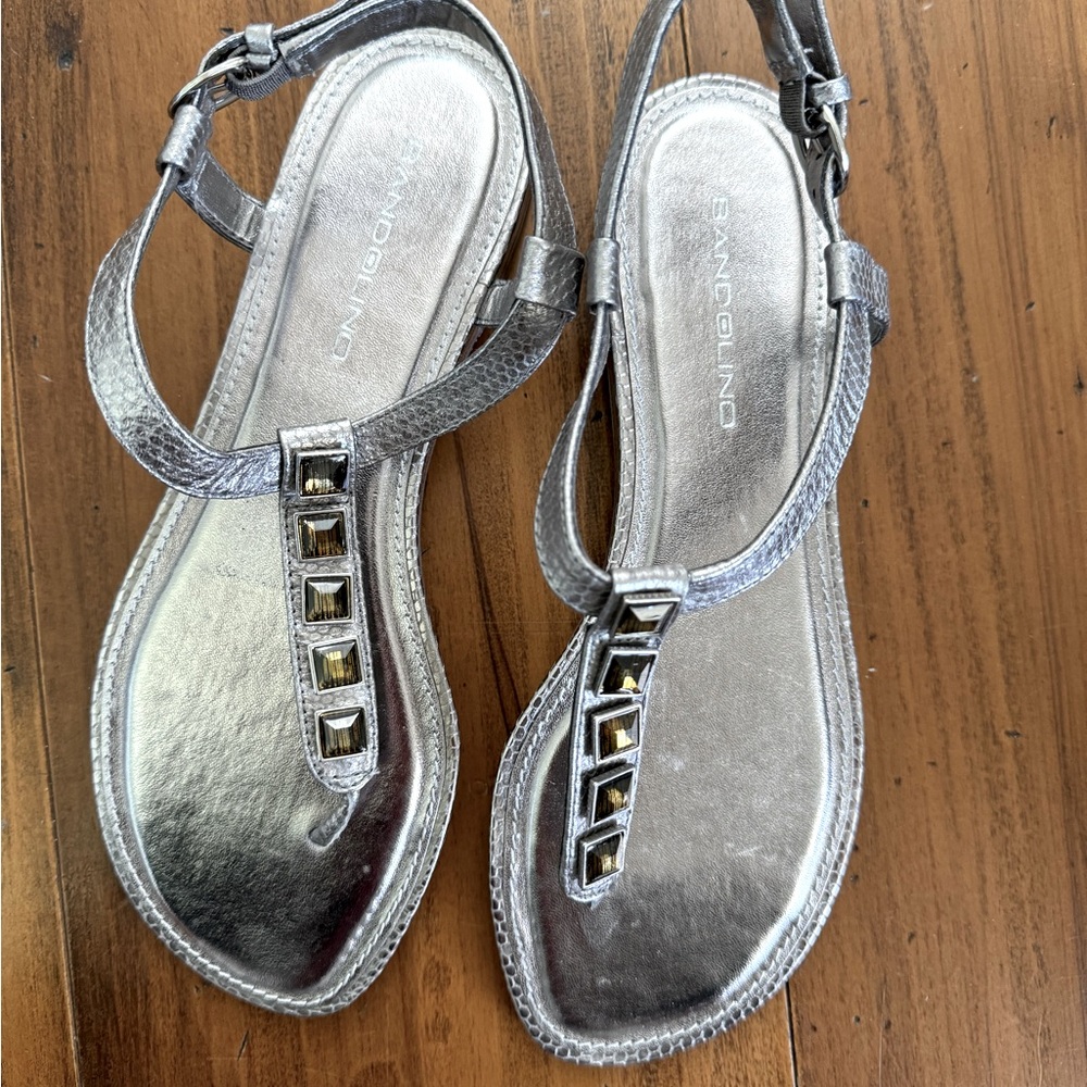 Bandolino sandals.NWOT
